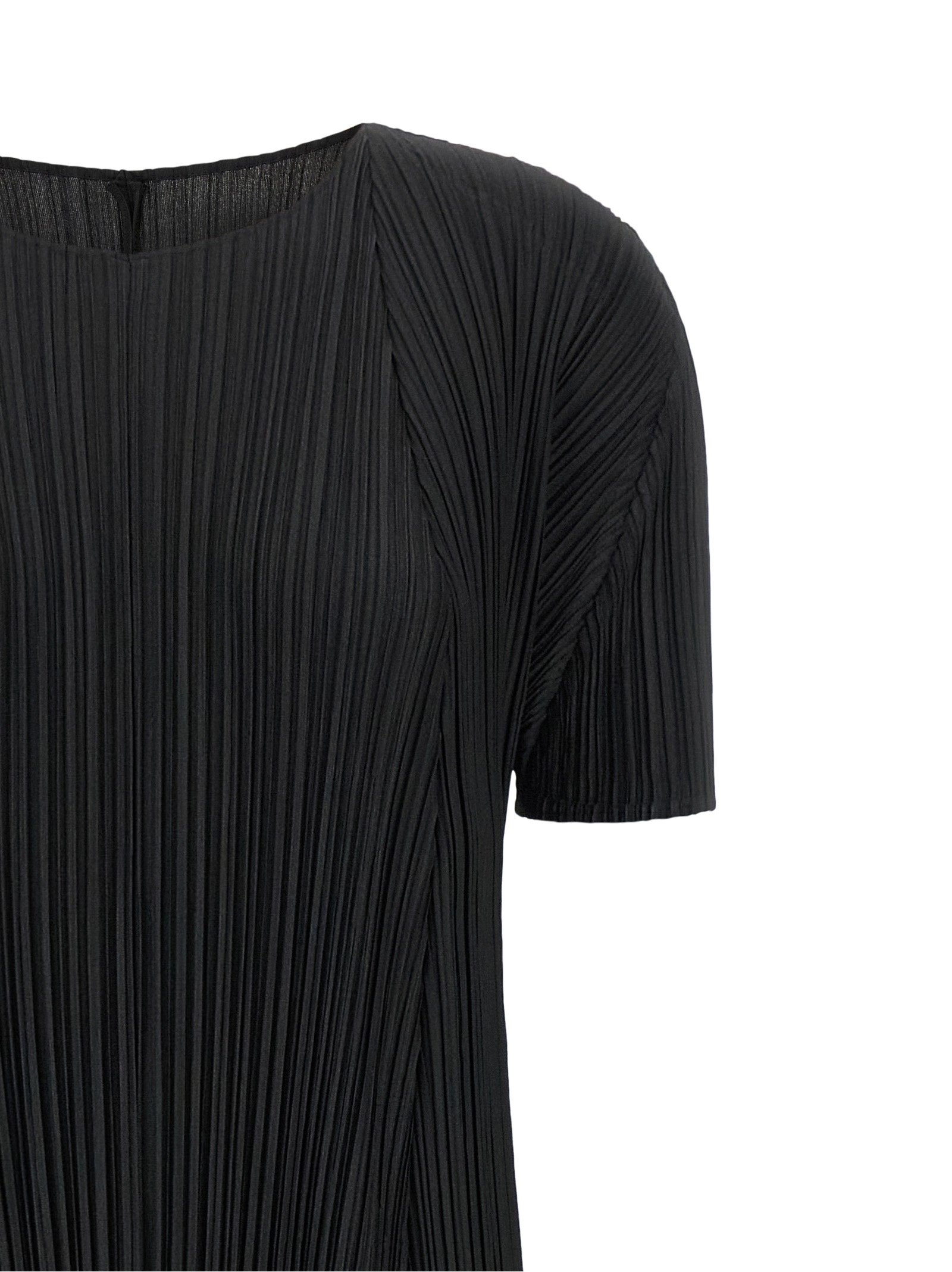 PLEATS PLEASE ISSEY MIYAKE Black Polyester Midi Dress