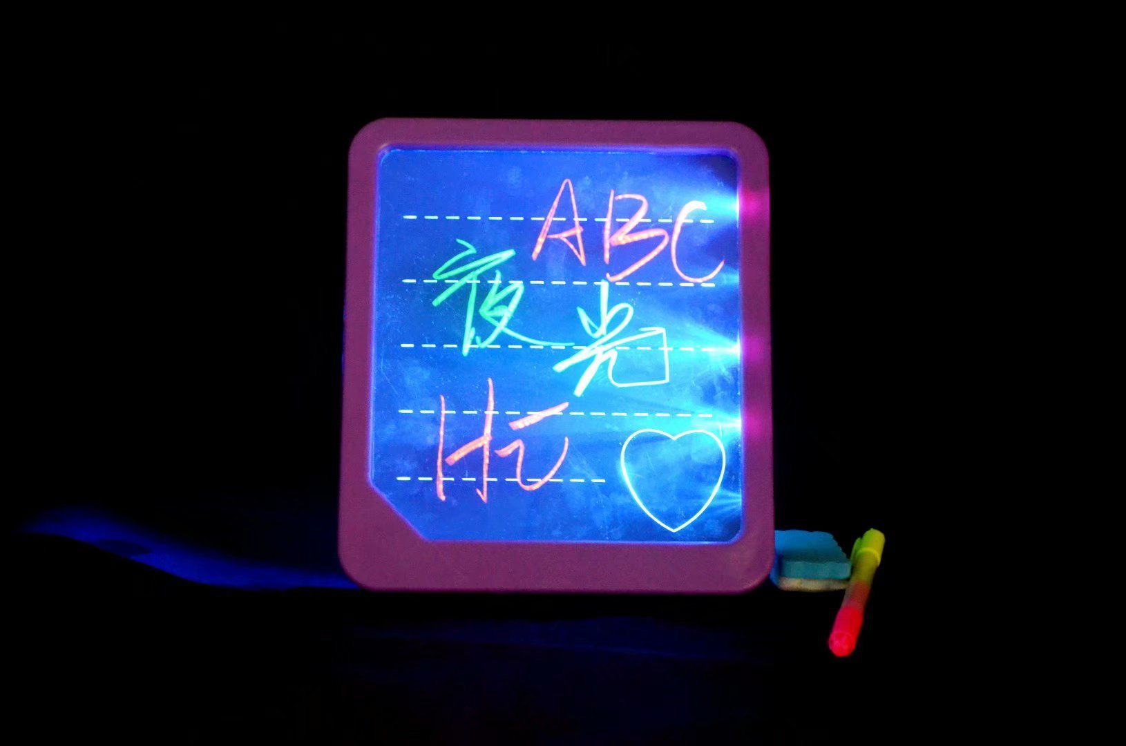 Electronic fluorescent writing board